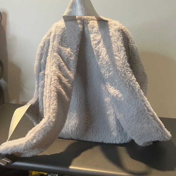 Mini fur back pack grey - Picture 3 of 9